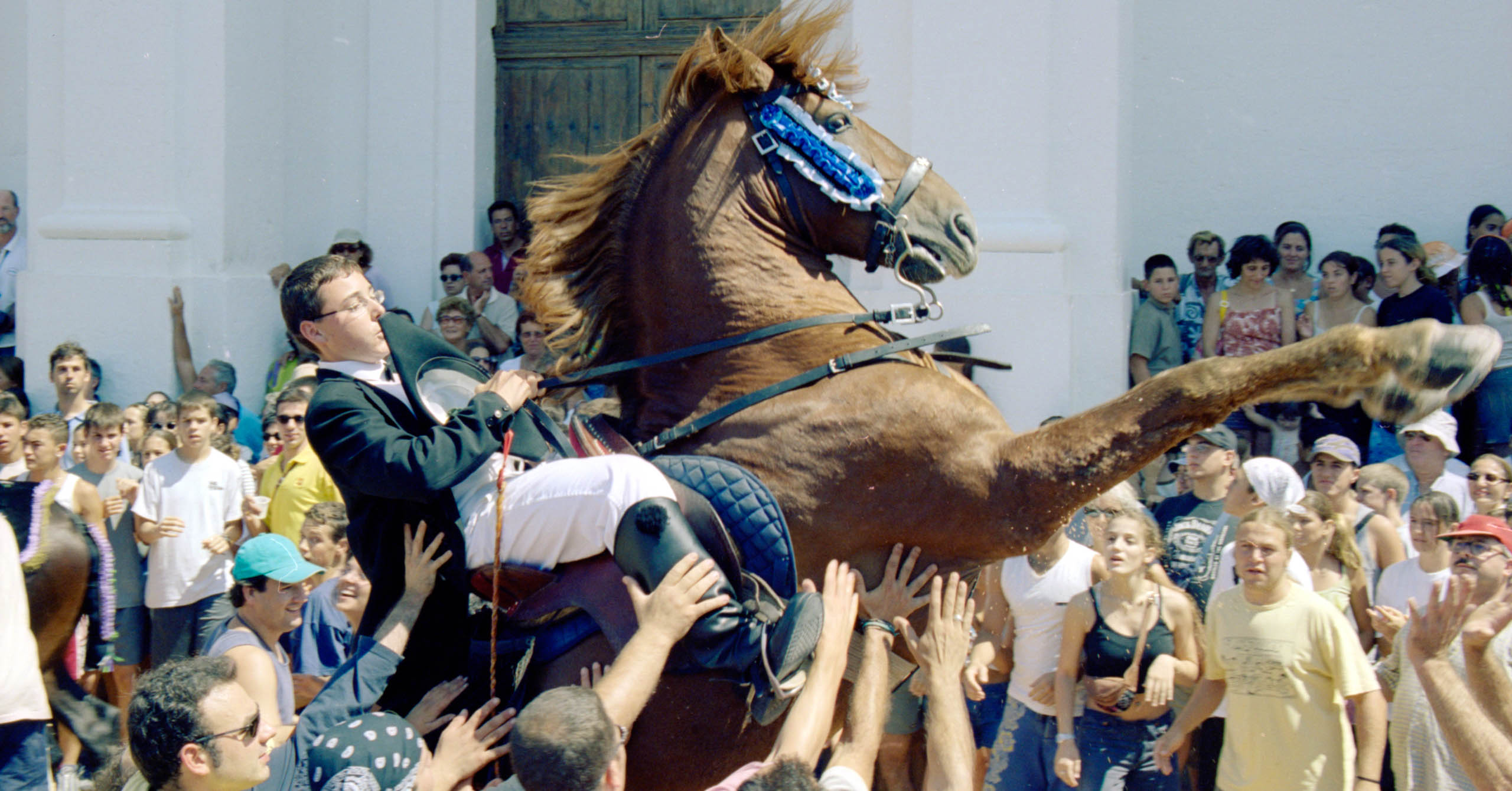 Bot davant l'iglésia de Sant Lluís